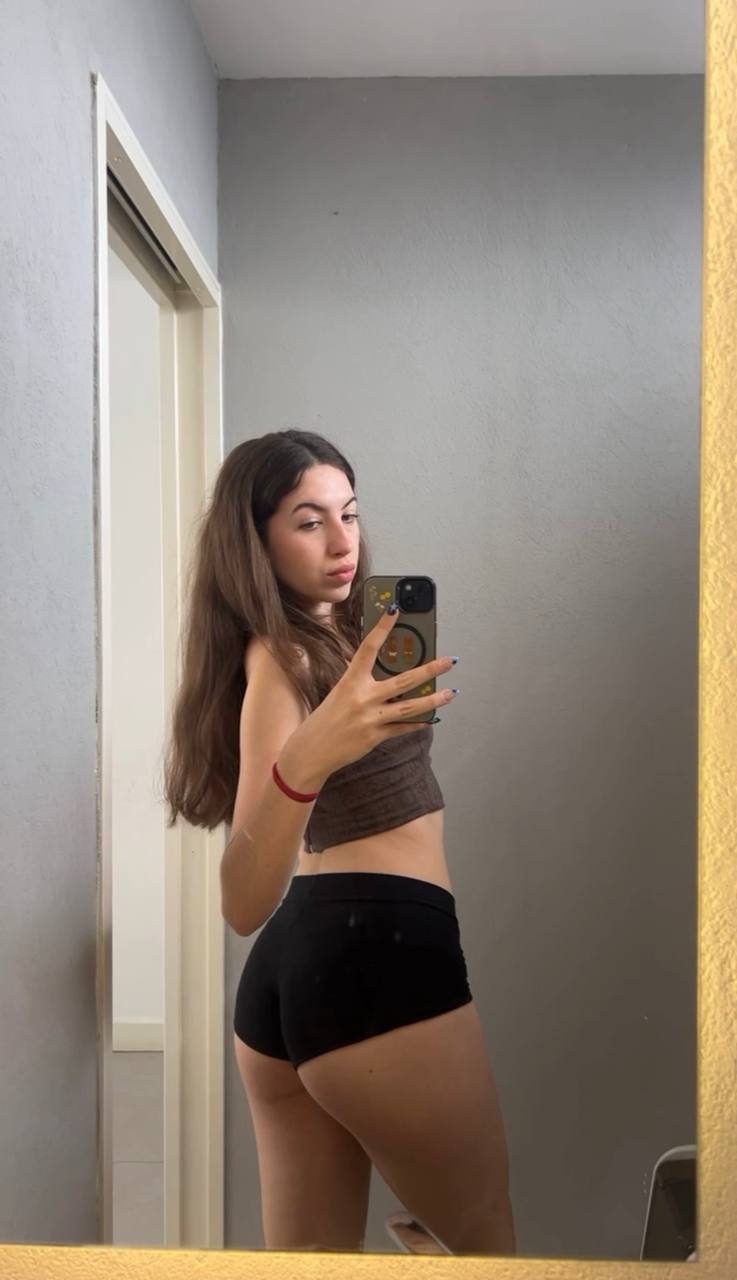 Amber in her underwear in Tiraspol