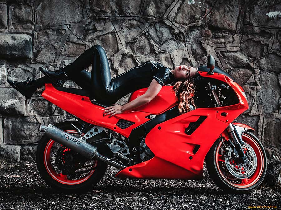 Beautiful girl Beautiful girls and motorcycles in Tiraspol