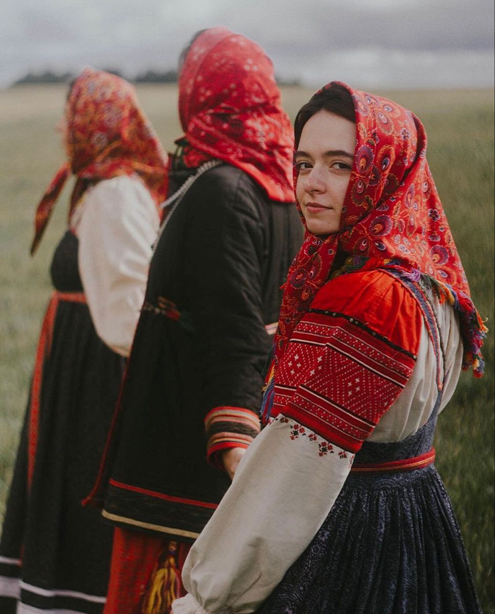 Women in Slavic costumes in Tiraspol