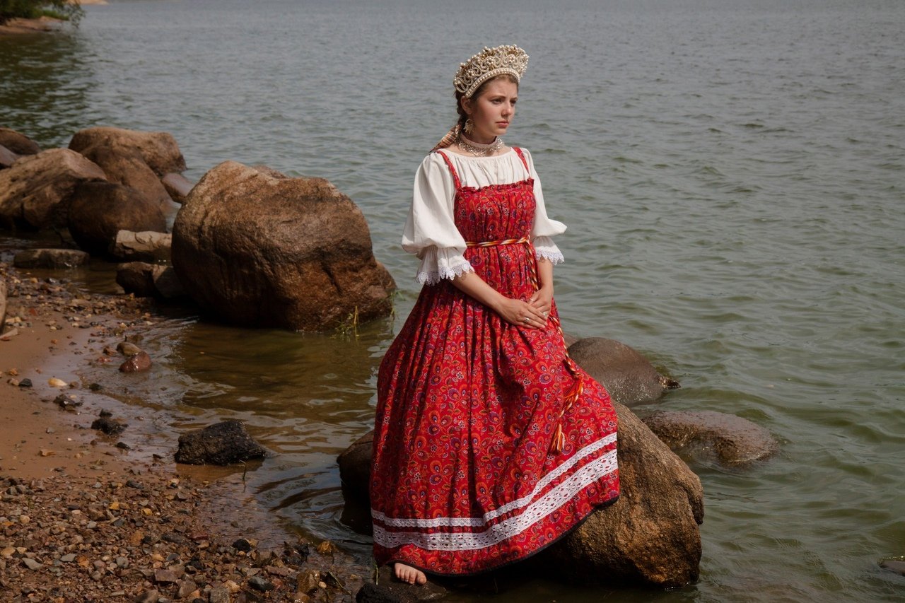 Women in Slavic costumes in Tiraspol