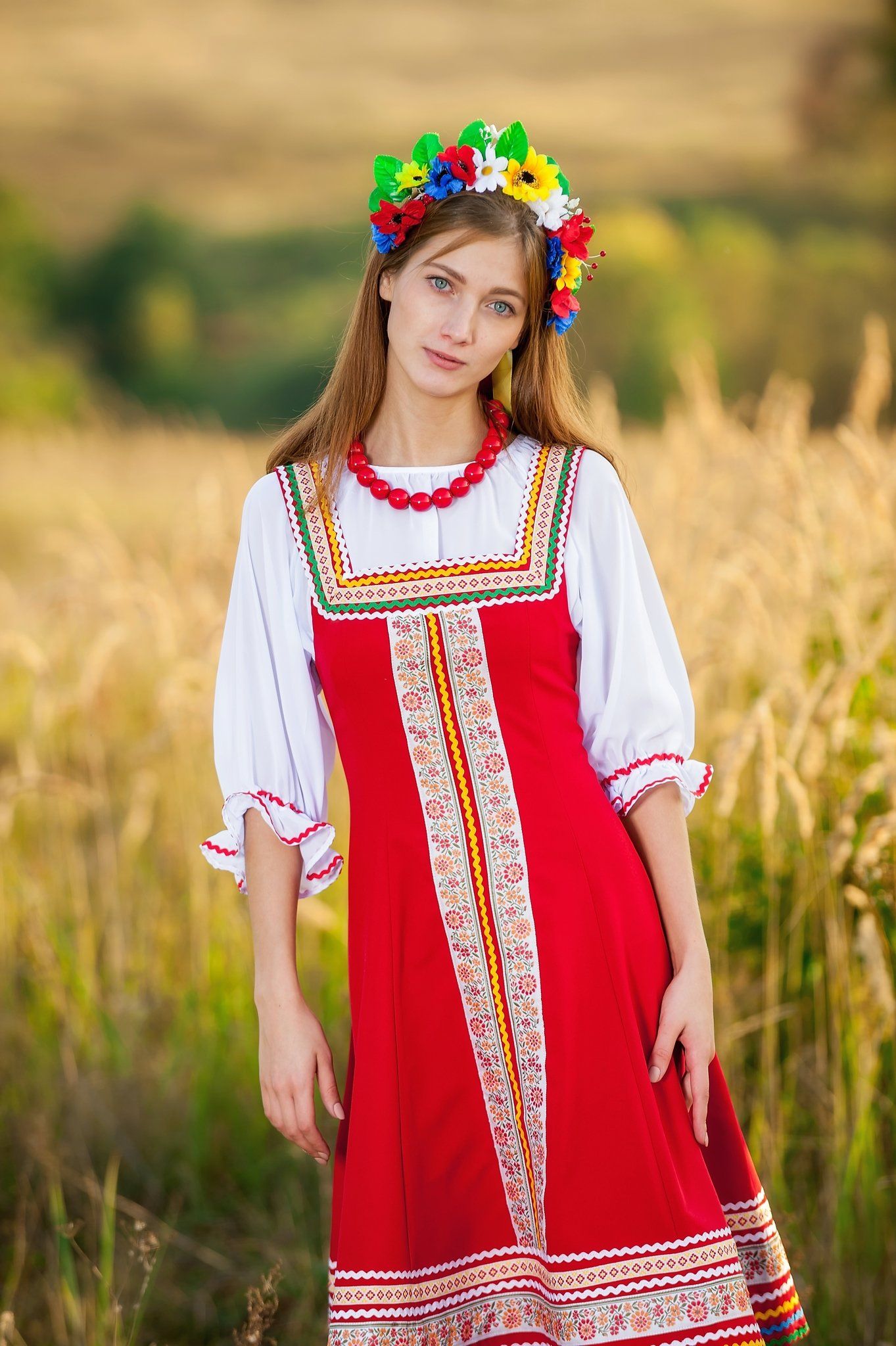Women in Slavic costumes in Tiraspol