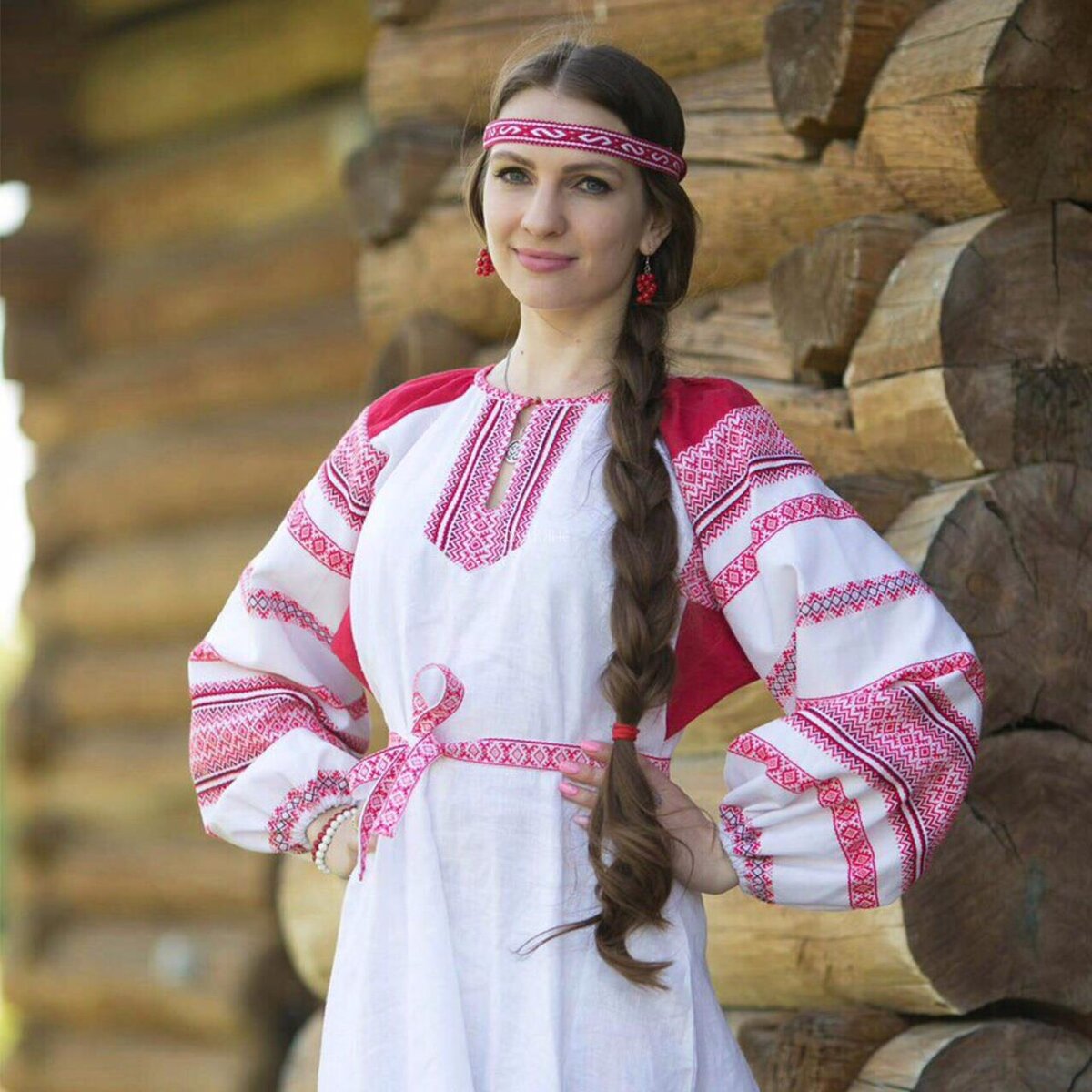 Girls in Slavic costumes in Tiraspol
