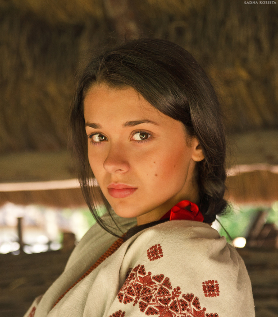 Girls in Slavic costumes in Tiraspol