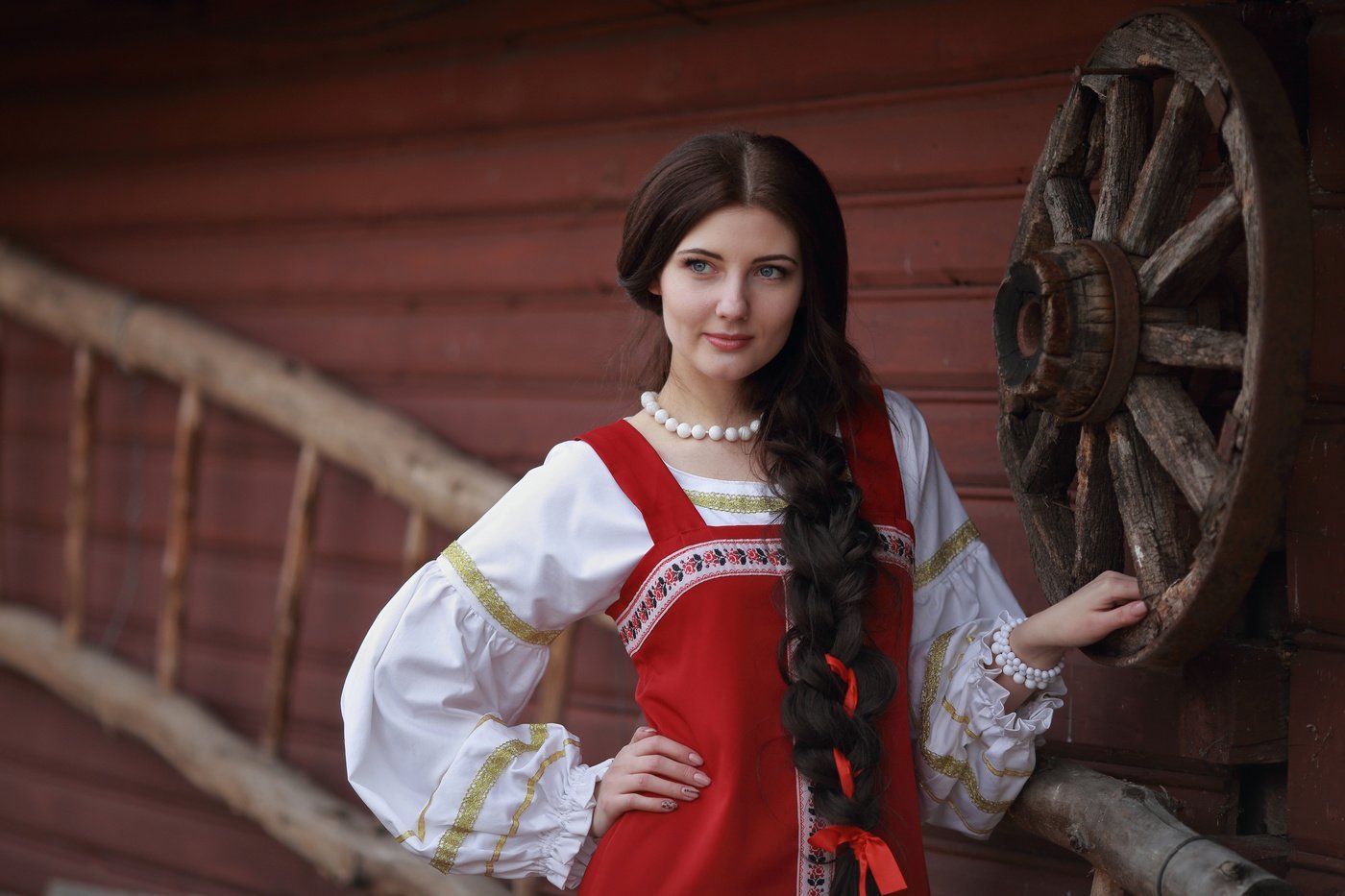 Girls in Slavic costumes in Tiraspol