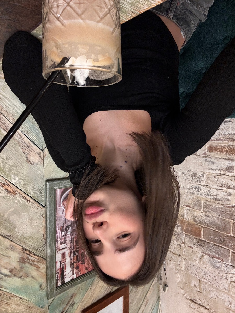 Fresh photos, fresh mood — Tina online in Tiraspol